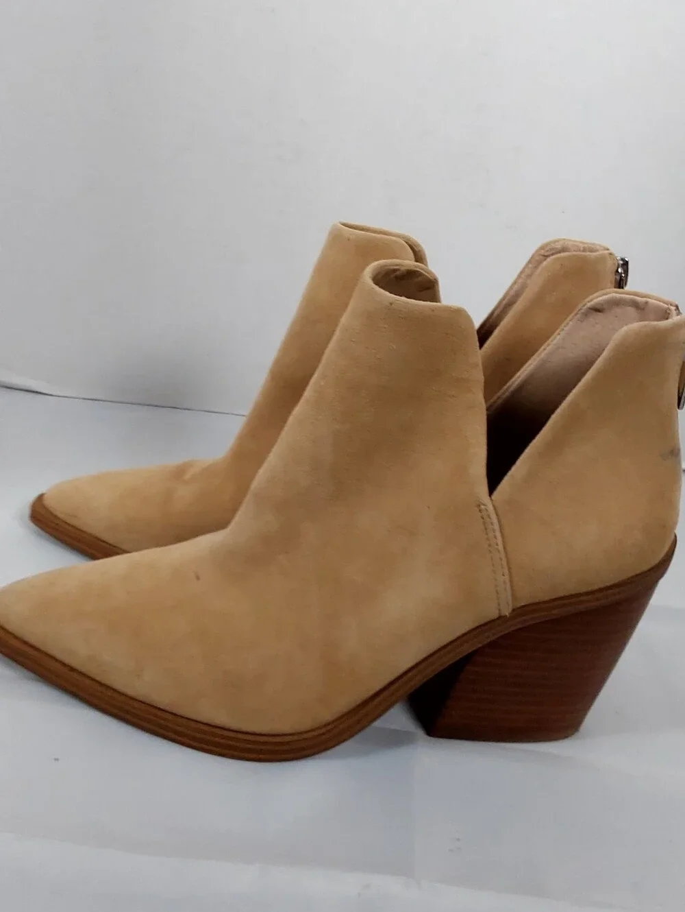 vince camuto gigietta bootie